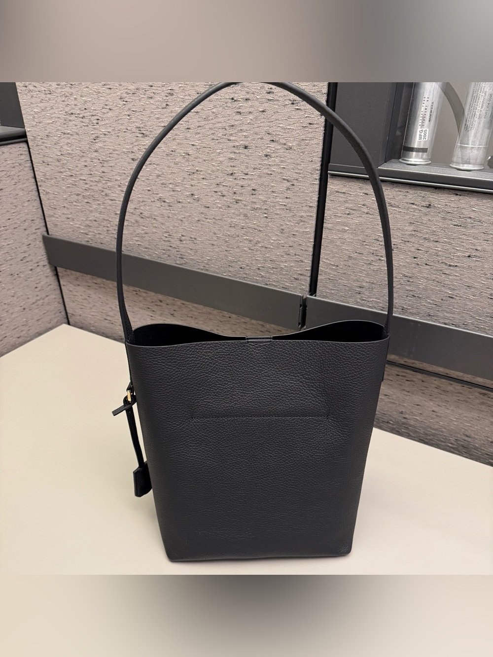 MAISON de Sabre Soft Bucket Tote in Black/Rouge ♥️🖤 - Picture 6 of 13